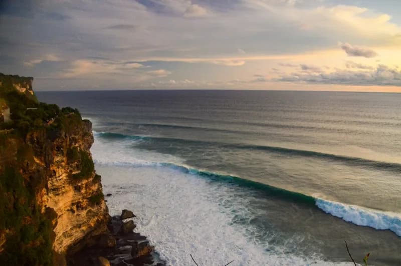 10 - Cliff.webp