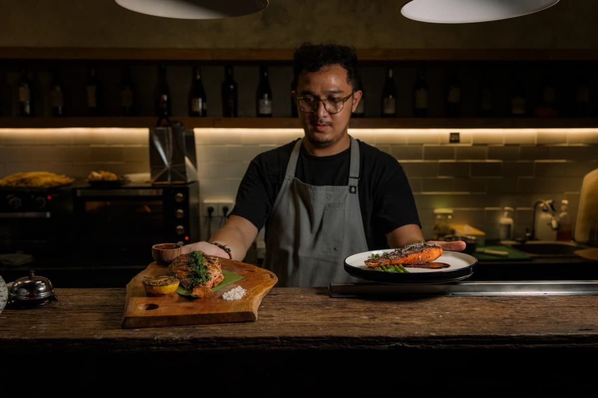 ESKQ Steakhouse & Wine Bar